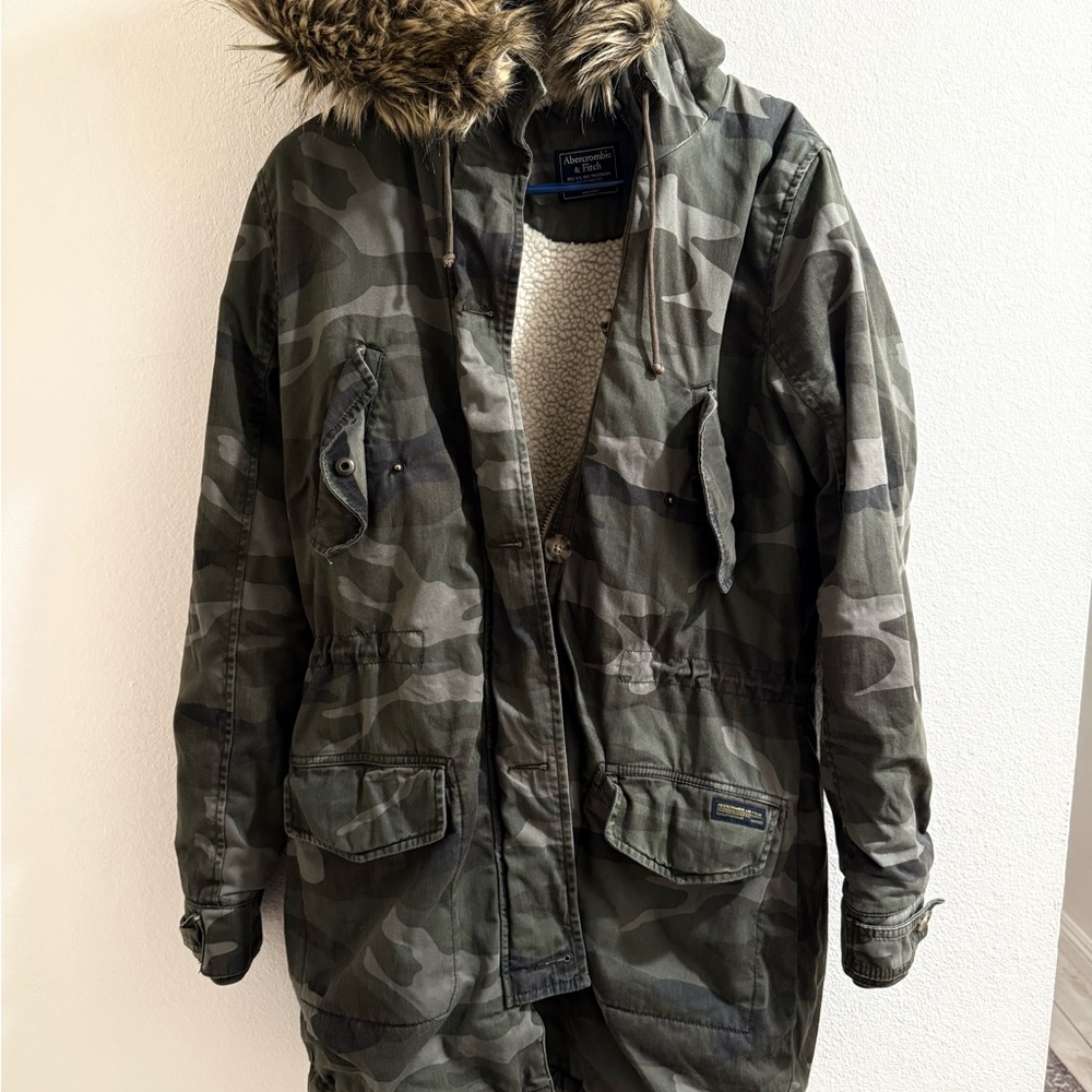 Abercrombie & Fitch Olive Green Camo Trench Coat with Faux Fur Hood